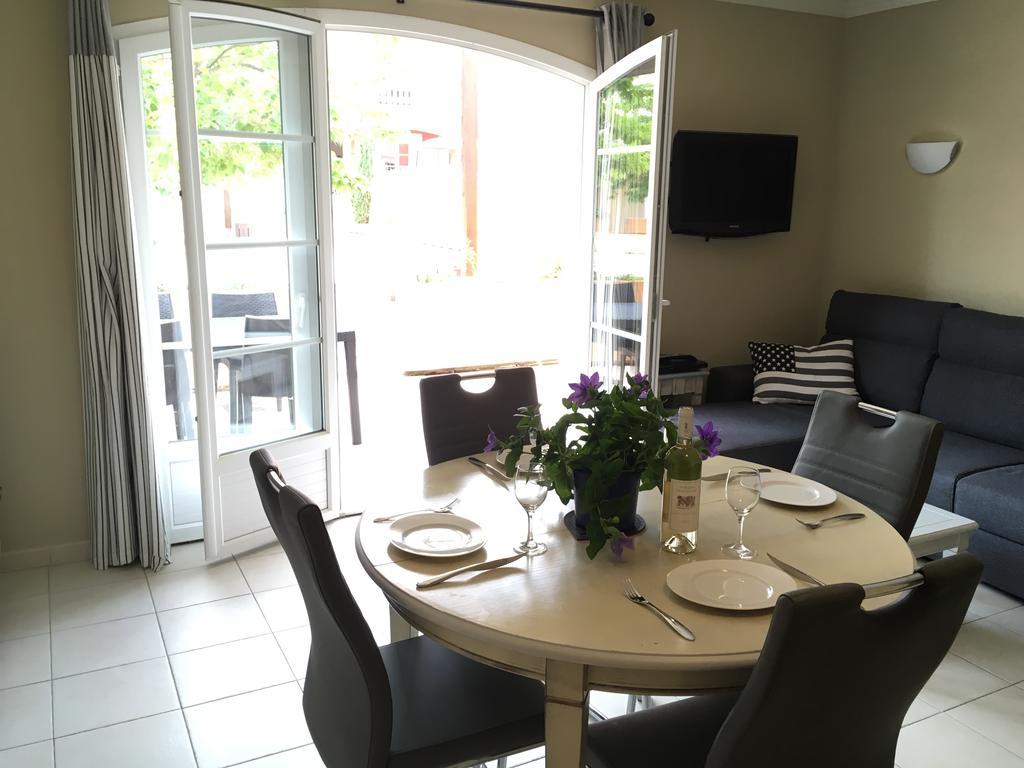 Appartement Dans Residence - Le Domaine De Camiole Callian  Eksteriør billede