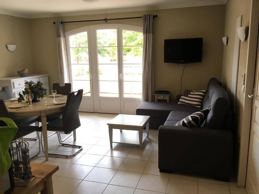 Appartement Dans Residence - Le Domaine De Camiole Callian  Eksteriør billede
