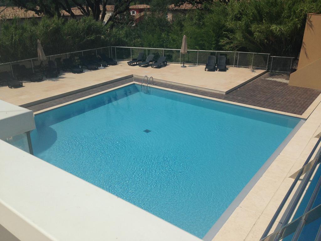 Appartement Dans Residence - Le Domaine De Camiole Callian  Eksteriør billede